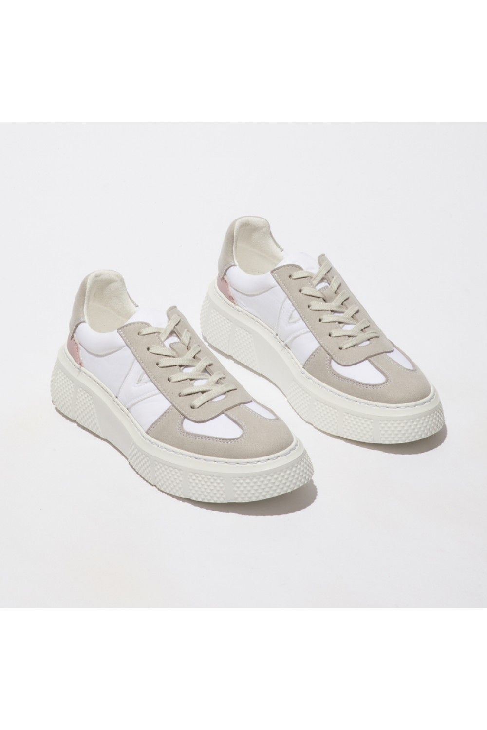 FLY LONDON Essa511 Chunky Trainer White Lilac