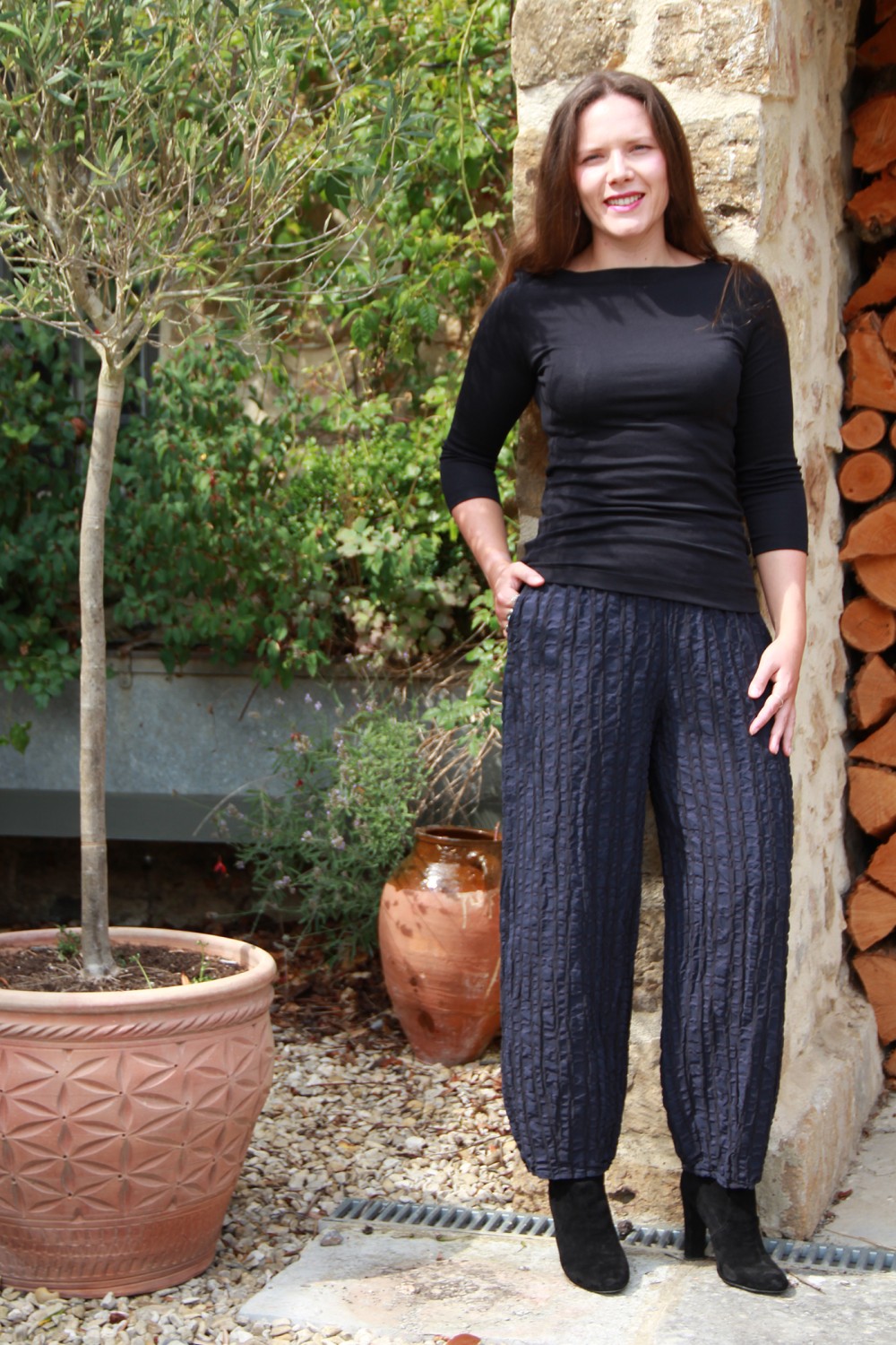Grizas Crop Tapered Crinkled Linen/Cotton/Silk Trouser Midnight