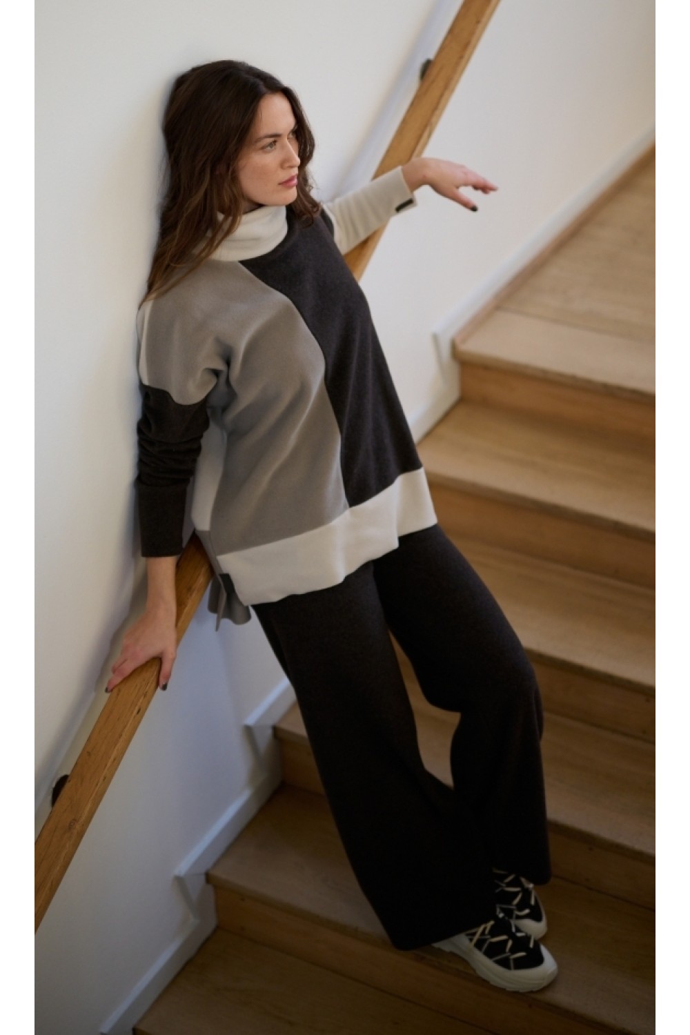 HENRIETTE STEFFENSEN SWEATER PATCH 1380 CHOCOLATE/ELEPH/KIT