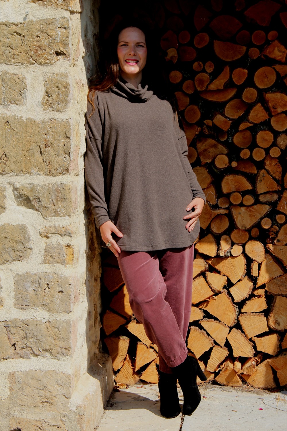 Mama B Bill U Roll Neck Top Rinde