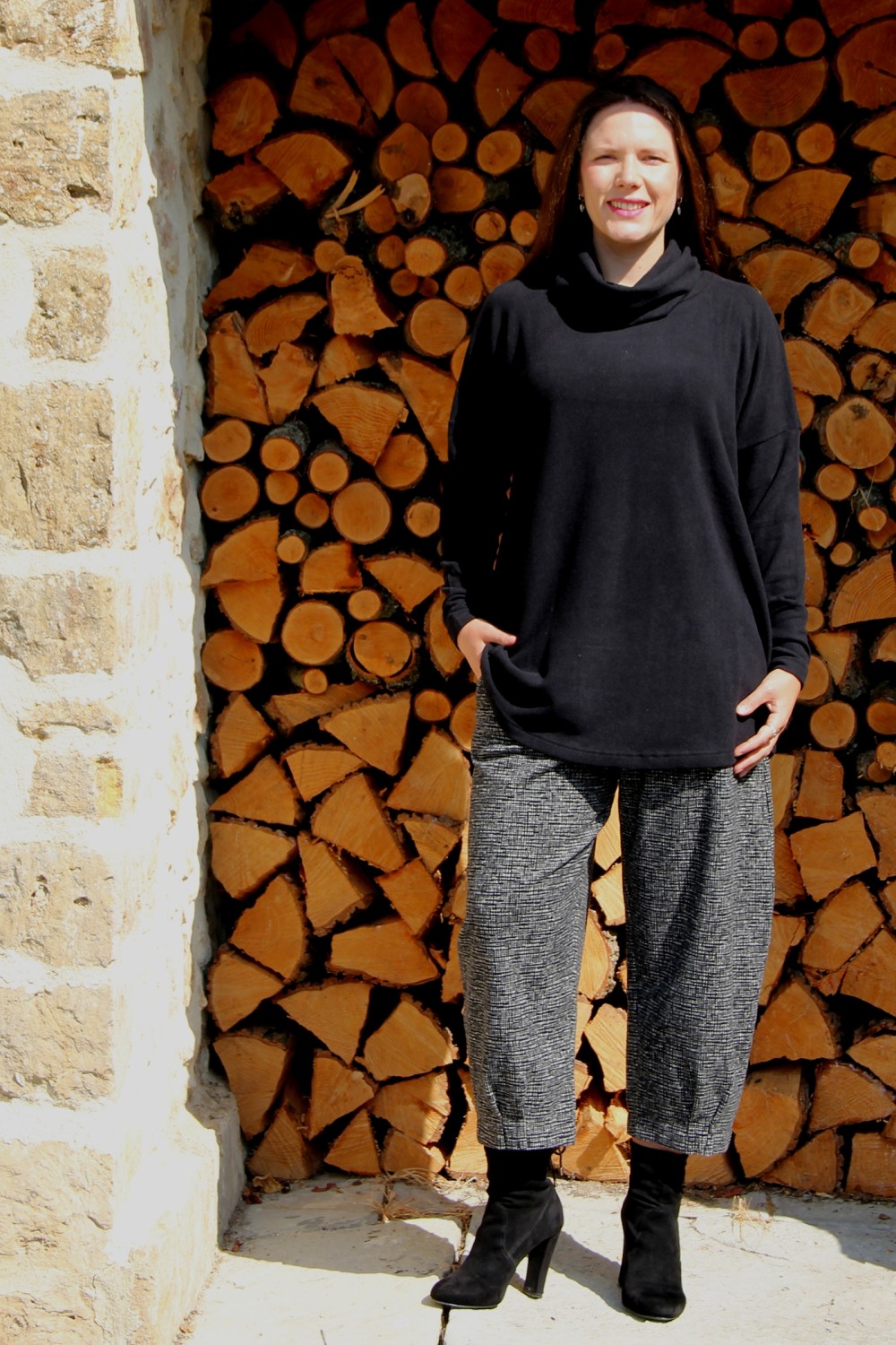 Mama B Bill U Roll Neck Top Nero