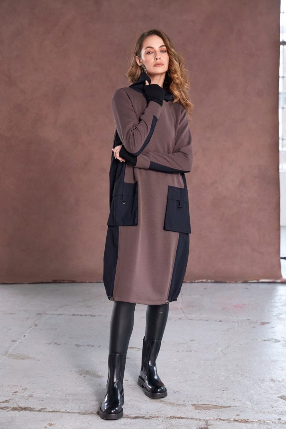 NAYA Dress With Contrast Hood Side Panels And Pocket Detail Cocoa/Black