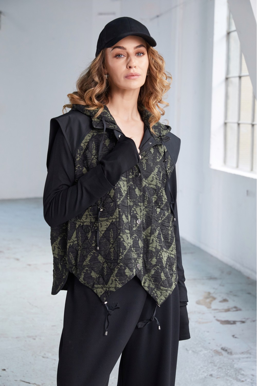NAYA Jacquard Waistcoat With Drawstring Hem And Contrast Shoulder Black/Forest