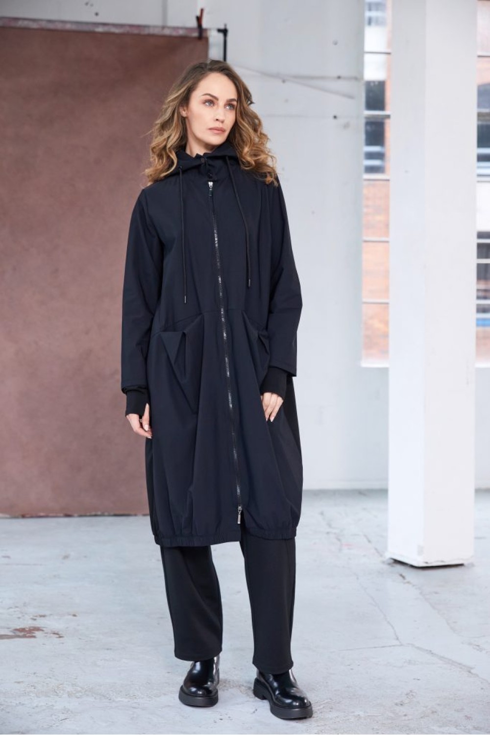 NAYA Soft Pull Up Shaped Trouser With Side Pocket Black