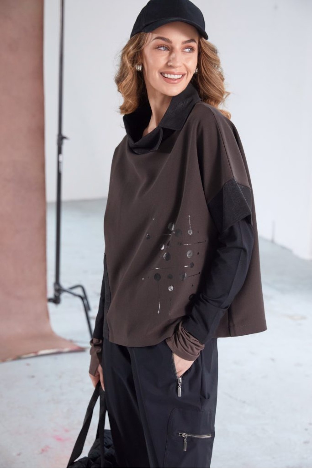 NAYA Placement Print Top With Contrast Cut Away Collar Black/Cocoa