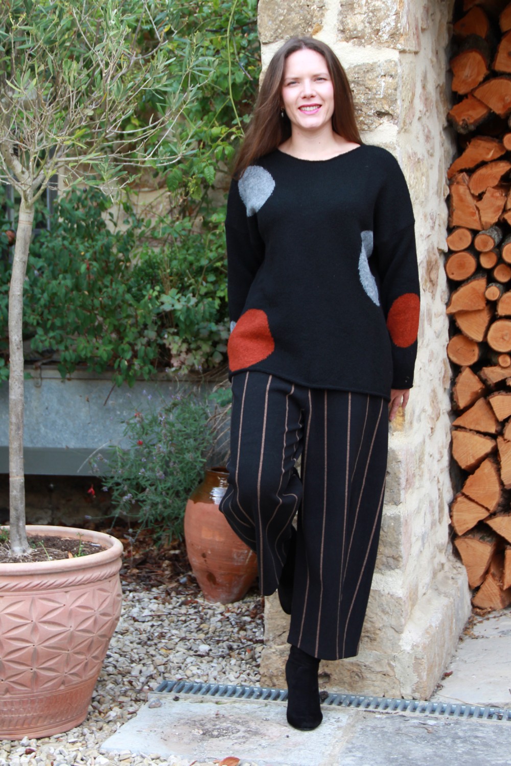 Neirami Boxy Boat-Neck Knit Nero Spot