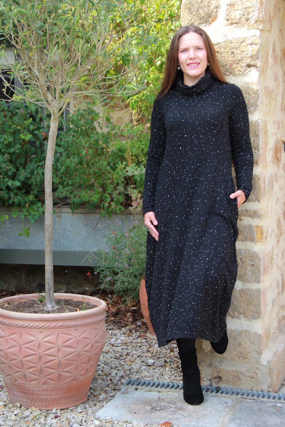 Neirami Luxury Fleece Midi Dress Nero Dots