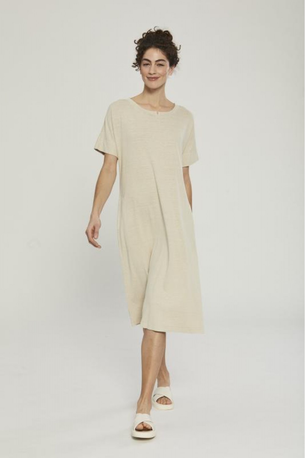 Vetono Hemp-Cotton Round-Neck Dress Sand