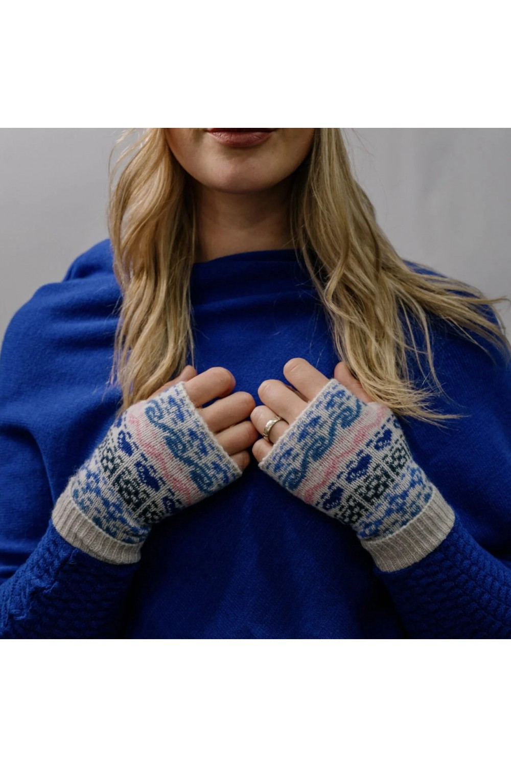 Zelly knitted Nordic Design Fingerless Gloves Blue