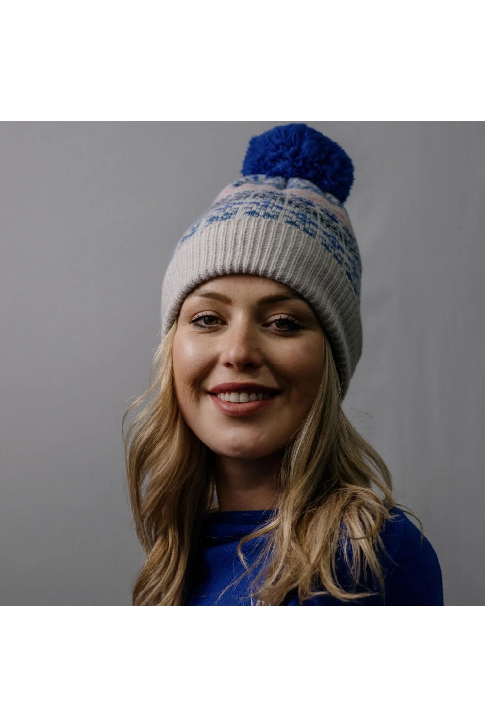 Zelly knitted Nordic Design Pom Pom Hat Blue